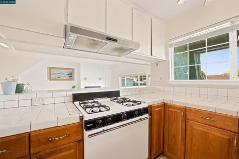 Kitchen - 306 Winchester St, Vallejo, CA 94590 photo 3 of 4