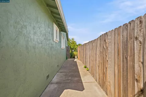 Exterior - 306 Winchester St, Vallejo, CA 94590 photo 21 of 22
