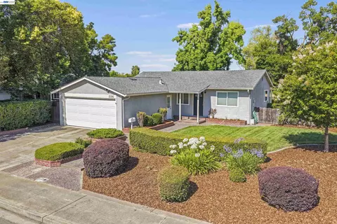 1596 Heather Ln, Livermore, CA 94551