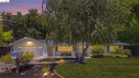 1250 Elmwood Dr, Walnut Creek, CA 94597