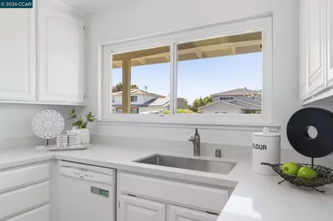 1748 Elmhurst Ln, Concord, CA 94521 photo 18