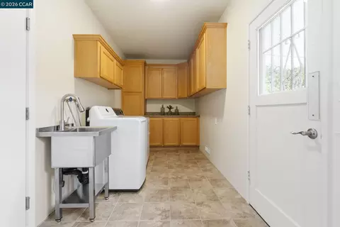 1748 Elmhurst Ln, Concord, CA 94521 photo 39