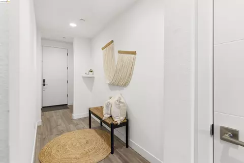 Entry Way - 1355 Pullman Way, Oakland, CA 94607 photo 4 of 5
