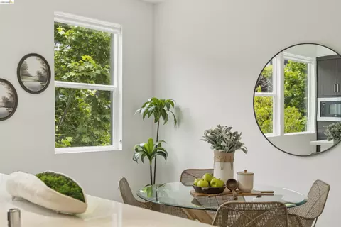 Dining - 1355 Pullman Way, Oakland, CA 94607 photo 1 of 1