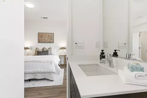 Bath - 1355 Pullman Way, Oakland, CA 94607 photo 1 of 8
