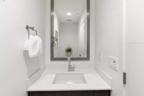 Bath - 1355 Pullman Way, Oakland, CA 94607 photo 8 of 8