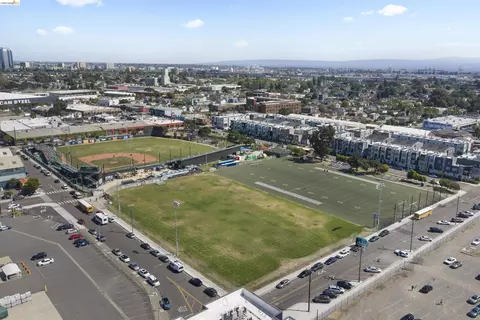 View/Area - 1355 Pullman Way, Oakland, CA 94607 photo 5 of 6