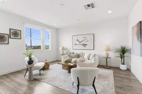 Living - 1355 Pullman Way, Oakland, CA 94607 photo 4 of 5