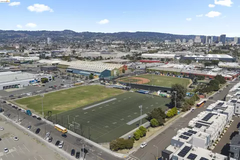 View/Area - 1355 Pullman Way, Oakland, CA 94607 photo 4 of 6