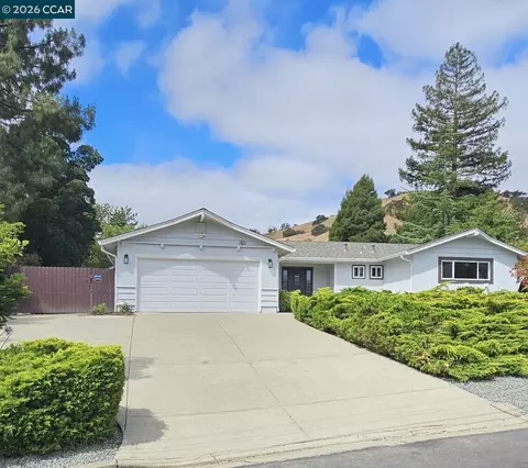 3165 Padre St, Lafayette, CA 94549
