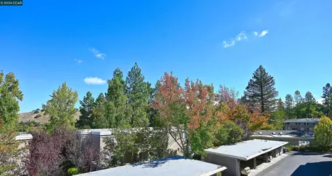 1361 Singingwood Ct #7, Walnut Creek, CA 94595