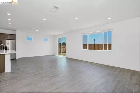 504 Spruce Way, Oakley, CA 94561 photo 6