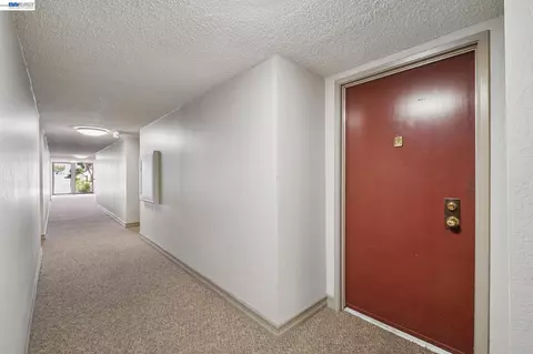 1327 Webster St #B106, Alameda, CA 94501 photo 2