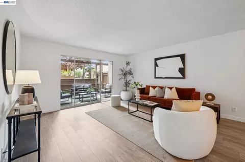 1327 Webster St #B106, Alameda, CA 94501