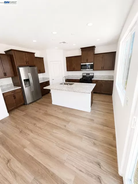 1392 Leonhardt Loop, Lincoln, CA 95648 photo 6
