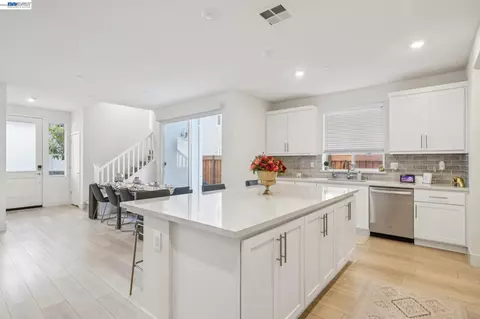 37231 Sand Bar Pl, Newark, CA 94560