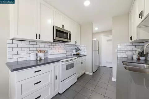 2332 D St, Hayward, CA 94541 photo 3