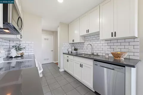 2332 D St, Hayward, CA 94541 photo 4