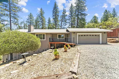 1471 Casper Ln, Diamond Springs, CA 95619