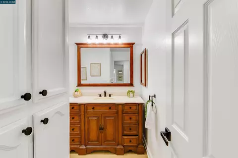 Bath - 109 Crow Pl, Clayton, CA 94517 photo 1 of 7