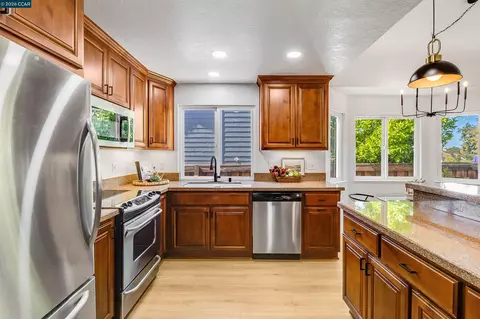 Kitchen - 109 Crow Pl, Clayton, CA 94517 photo 2 of 5