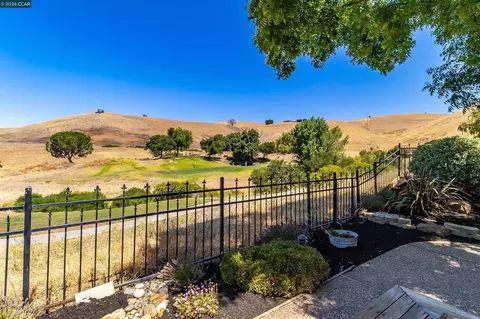 Exterior - 109 Crow Pl, Clayton, CA 94517 photo 19 of 23
