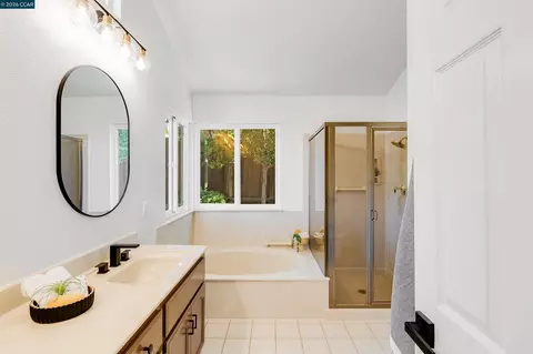 Bath - 109 Crow Pl, Clayton, CA 94517 photo 5 of 7