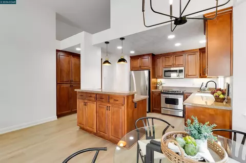 Kitchen - 109 Crow Pl, Clayton, CA 94517 photo 5 of 5