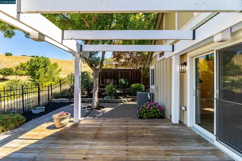 Exterior - 109 Crow Pl, Clayton, CA 94517 photo 9 of 23