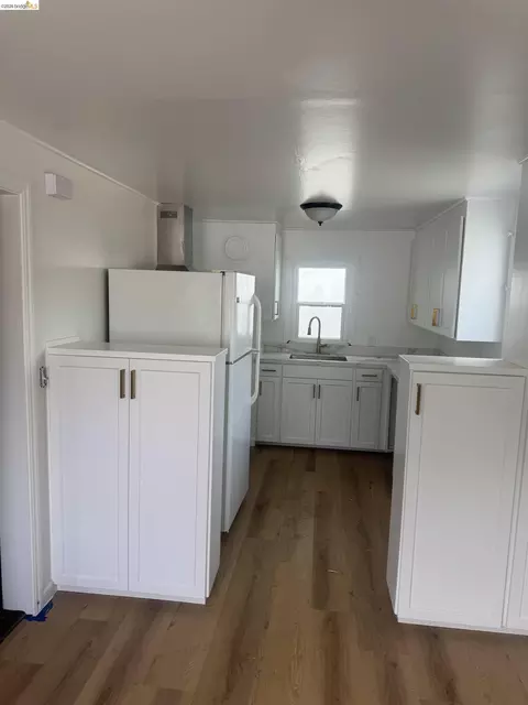 1613 Kains, Berkeley, CA 94702 photo 2