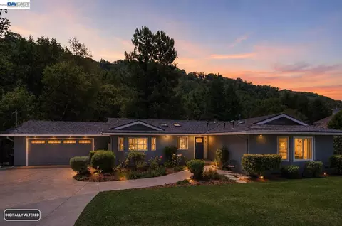 25477 Palomares Rd, Castro Valley, CA 94552