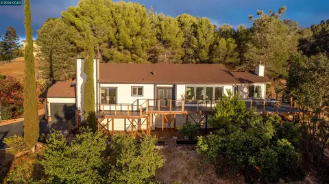 Exterior - 1011 Froyd Rd, Concord, CA 94521 photo 2 of 13