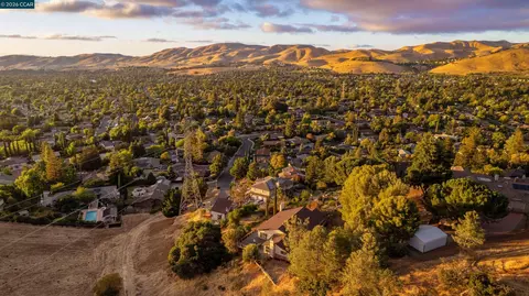View/Area - 1011 Froyd Rd, Concord, CA 94521 photo 4 of 6