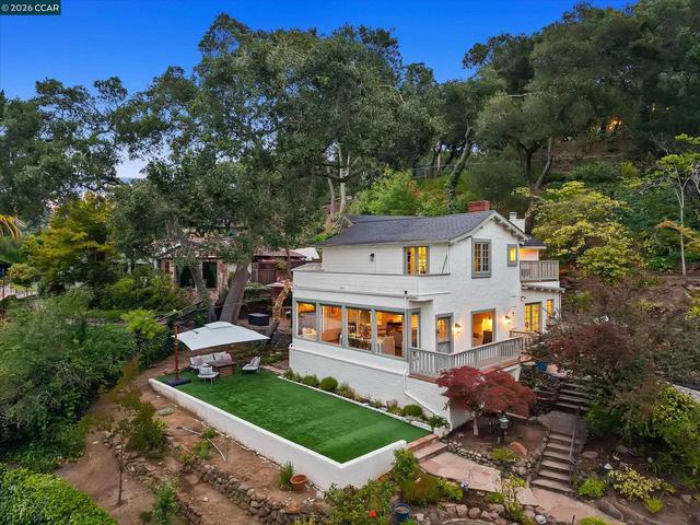 112 Camino Sobrante, Orinda, CA 94563