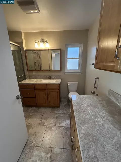 Bath - 1707 Bishop Dr, Concord, CA 94521 photo 3 of 4