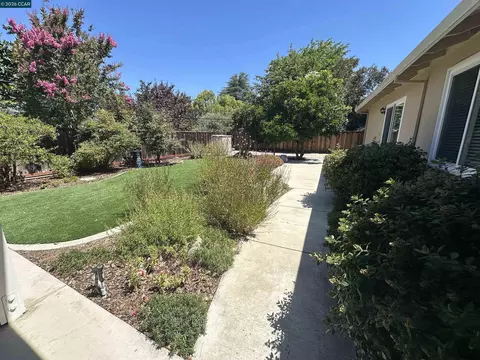Exterior - 1707 Bishop Dr, Concord, CA 94521 photo 6 of 7