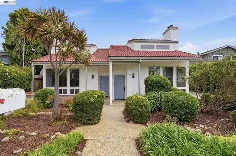 2013 Dolphin Dr, Aptos, CA 95003 photo 2