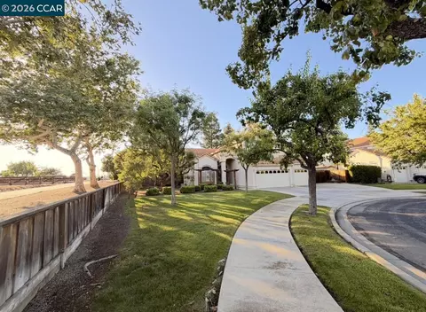 1395 Breakwater Way, Brentwood, CA 94513