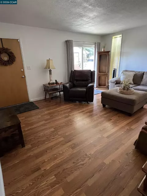 911 Benicia Rd, Vallejo, CA 94591 photo 4