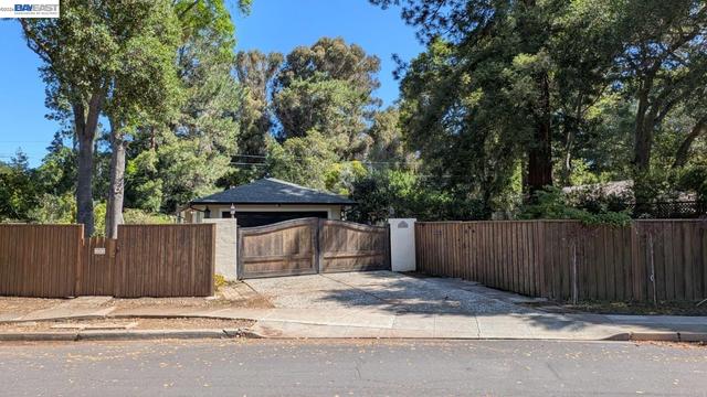97 Belleau Ave, Atherton, CA 94027