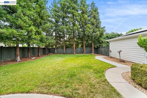 Exterior - 3064 Redbridge Rd, Tracy, CA 95377 photo 8 of 17