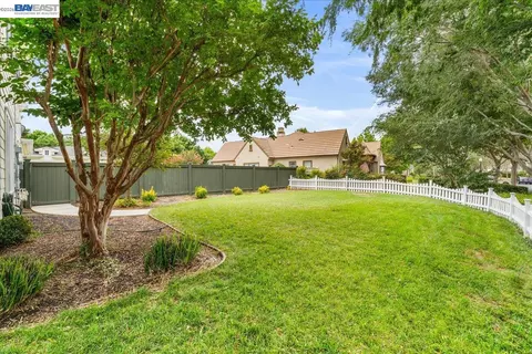 Exterior - 3064 Redbridge Rd, Tracy, CA 95377 photo 16 of 17