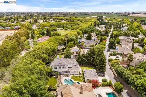 View/Area - 3064 Redbridge Rd, Tracy, CA 95377 photo 4 of 13