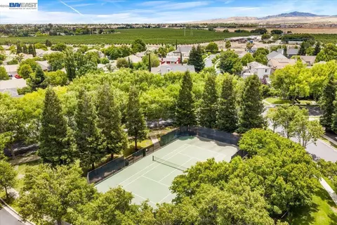 View/Area - 3064 Redbridge Rd, Tracy, CA 95377 photo 10 of 13