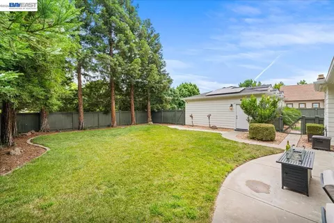 Exterior - 3064 Redbridge Rd, Tracy, CA 95377 photo 11 of 17