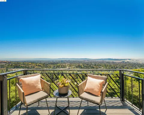 Exterior - 267 Gravatt Dr, Berkeley, CA 94705 photo 8 of 9