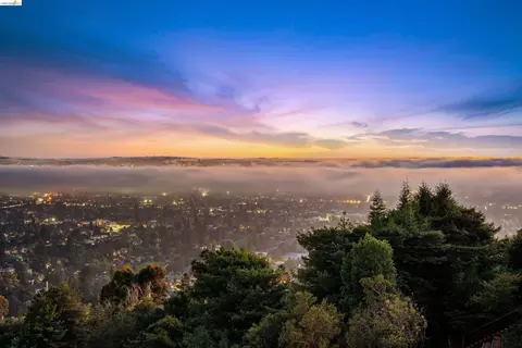 View/Area - 267 Gravatt Dr, Berkeley, CA 94705 photo 4 of 7