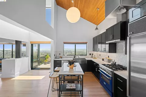 Kitchen - 267 Gravatt Dr, Berkeley, CA 94705 photo 2 of 5