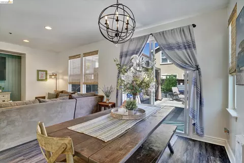 Dining - 619 Falling Star Dr, Martinez, CA 94553 photo 1 of 2