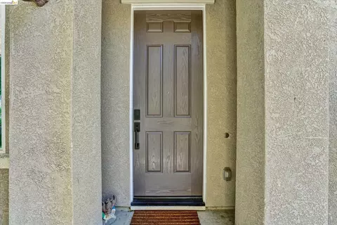 Entry Way - 619 Falling Star Dr, Martinez, CA 94553 photo 1 of 6